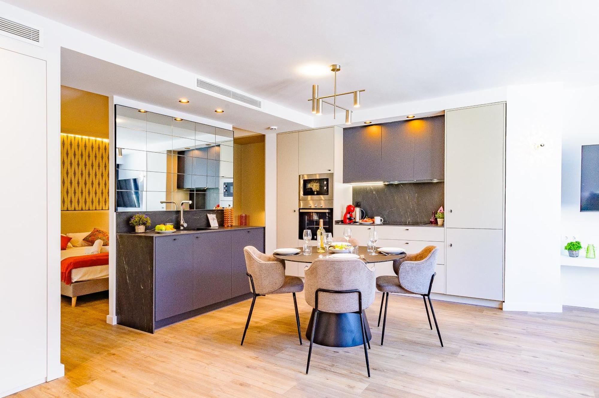 Myflats Premier Suites Аликанте Екстериор снимка